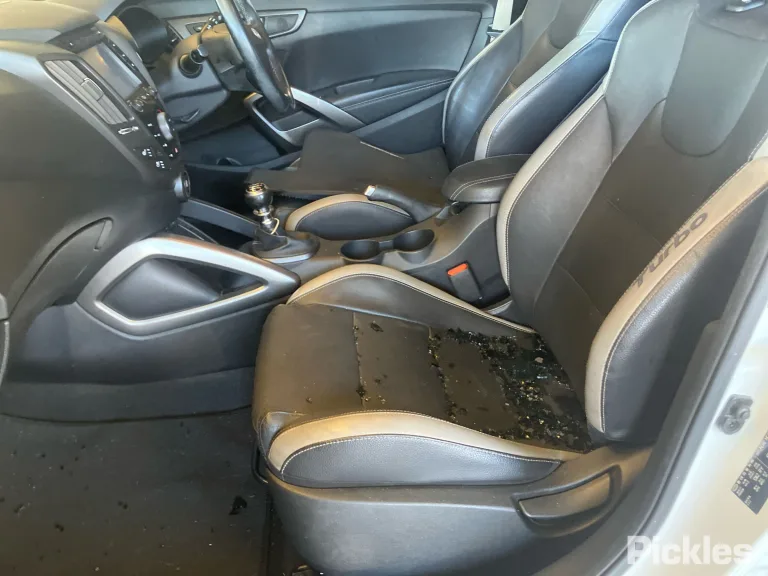 2015 Hyundai Veloster Damaged VIN KMHTC61ELGU267144 – photo 17