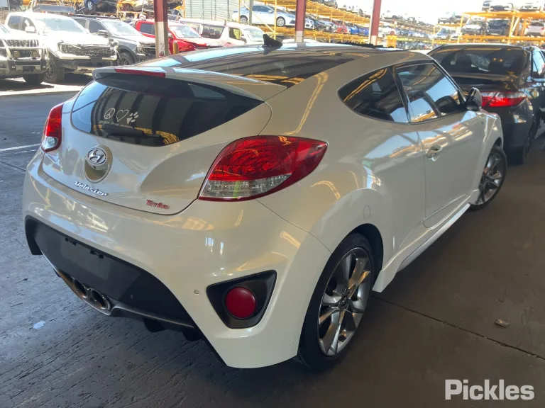 2015 Hyundai Veloster Damaged VIN KMHTC61ELGU267144 – photo 21