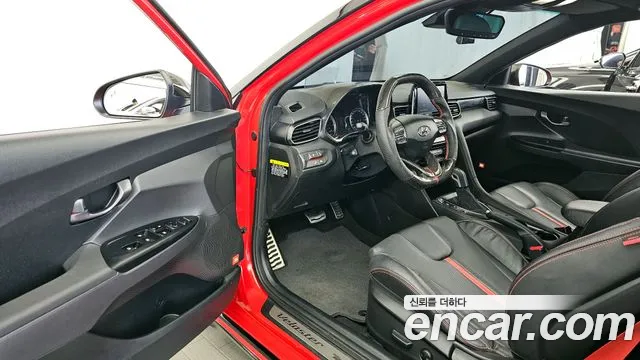 2018 Hyundai Veloster (Js) 1.6 Turbo Sport Sold VIN KMHTK61BGJU014637 – front exterior