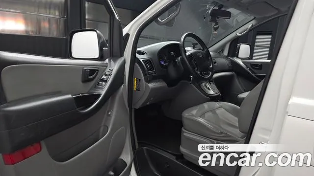 2018 Hyundai The New Grand Starex Urban 9-Seater Sold VIN KMHWG81KBJU974389 – dashboard