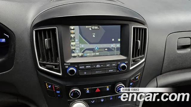 2019 Hyundai The New Grand Starex Urban 9-Seater Sold VIN KMHWG81KBKU043806 – side profile