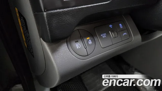 2020 Hyundai The New Grand Starex Urban 9-Seater Sold VIN KMHWH81KBLU134843 – trunk area