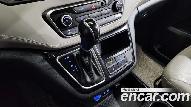 2019 Hyundai The New Grand Starex Limousine Sold VIN KMHWK81KBKU011313 – interior seats