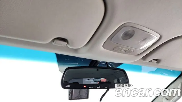 2019 Hyundai The New Grand Starex Urban 9-Seater Sold VIN KMHWK81KBKU024061 – dashboard