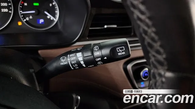 2019 Hyundai The New Grand Starex Urban 9-Seater Sold VIN KMHWK81KBKU024061 – photo 19