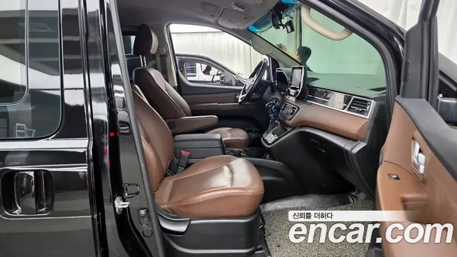 2019 Hyundai The New Grand Starex 4WD Urban 9-Seater Sold VIN KMHWK81KDKU008639 – rear exterior