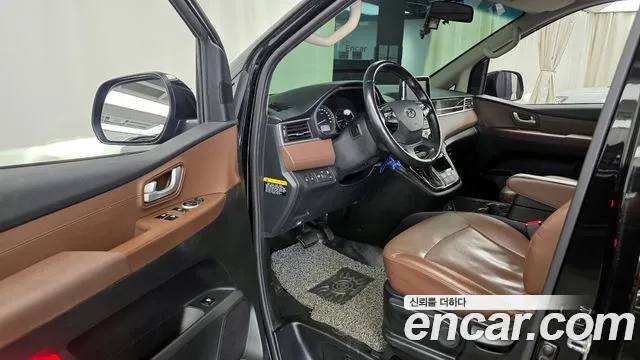 2019 Hyundai The New Grand Starex 4WD Urban 9-Seater Sold VIN KMHWK81KDKU008639 – exterior detail