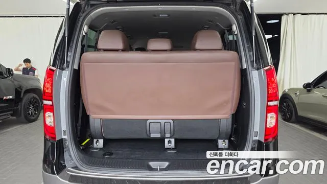 2019 Hyundai The New Grand Starex 4WD Urban 9-Seater Sold VIN KMHWK81KDKU008639 – photo 11