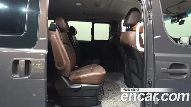 2021 Hyundai The New Grand Starex 4WD Urban 9-Seater Sold VIN KMHWK81KDMU164989 – side profile