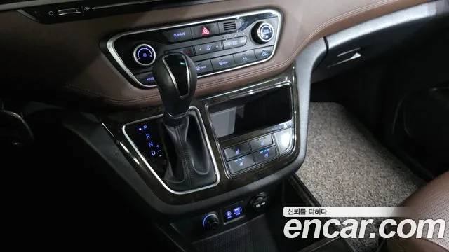2021 Hyundai The New Grand Starex 4WD Urban 9-Seater Sold VIN KMHWK81KDMU164989 – odometer reading