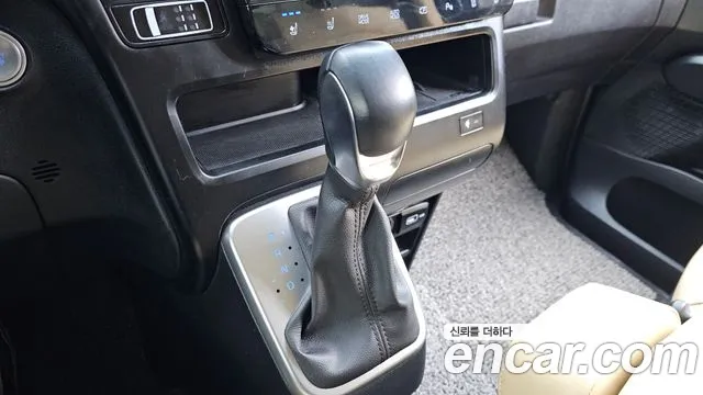 2022 Hyundai Staria 4WD Camper Sold VIN KMHYA811DNU022627 – interior seats 2022 Hyundai Staria 4WD Camper Sold VIN KMHYA811DNU022627 – interior seats