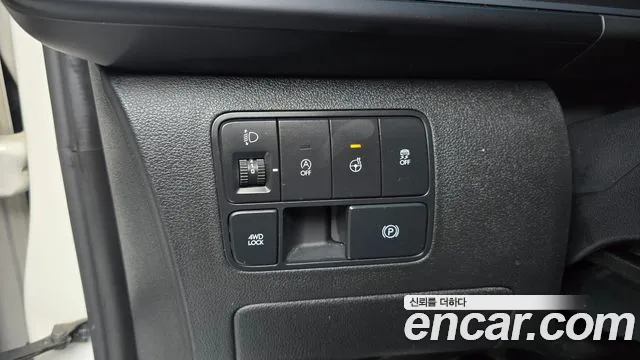2022 Hyundai Staria 4WD Tourer 9-Seater Sold VIN KMHYA811DNU072199 – rear exterior