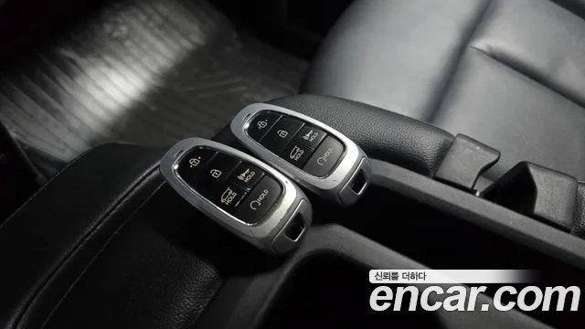 2022 Hyundai Staria 4WD Tourer 9-Seater Sold VIN KMHYA811DNU072199 – dashboard