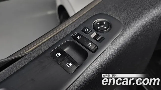 2022 Hyundai Staria 4WD Tourer 9-Seater Sold VIN KMHYA811DNU072199 – exterior detail