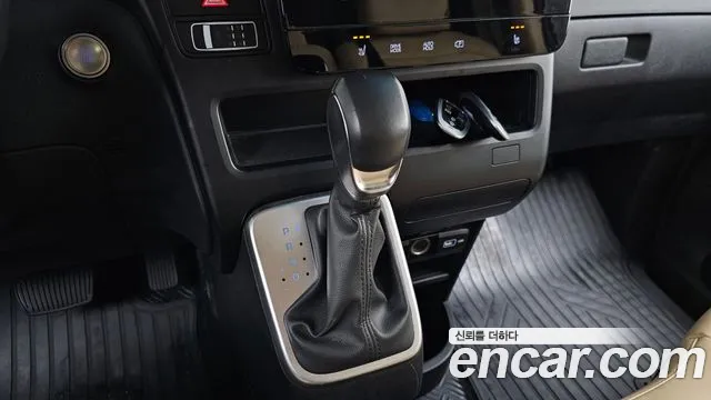 2023 Hyundai Staria 4WD Tourer 9-Seater Sold VIN KMHYA811DPU078968 – exterior detail