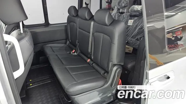 2023 Hyundai Staria 4wd Tourer 9-Seater Sold VIN KMHYA811DPU126181 – front exterior