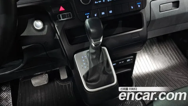 2022 Hyundai Staria disability support car Sold VIN KMHYA813BNU071447 – exterior detail