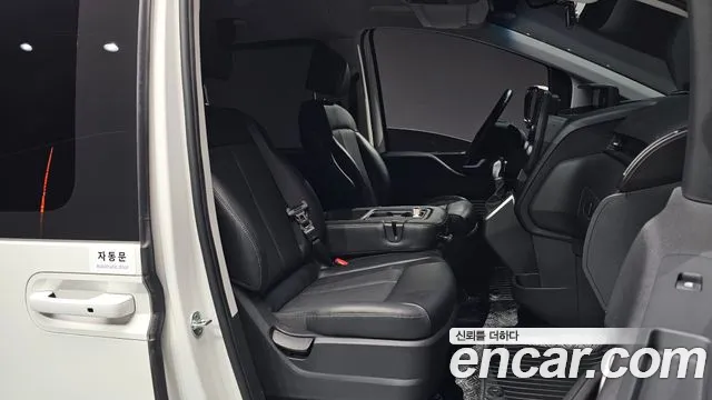 2022 Hyundai Staria disability support car Sold VIN KMHYA813BNU071447 – trunk area