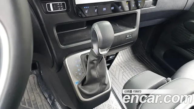 2024 Hyundai Staria L3.5 Tourer 9-Seater Sold VIN KMHYA813BRU167029 – front exterior