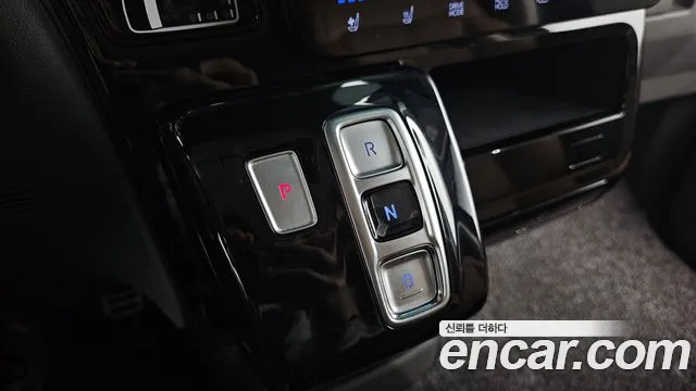 2022 Hyundai Staria Lounge 9-Seater Sold VIN KMHYB811BNU025111 – interior seats