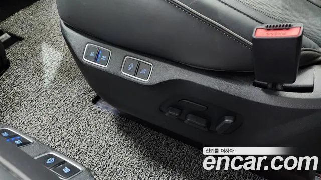 2022 Hyundai Staria Lounge 7-Seater Sold VIN KMHYD811BNU033180 – trunk area