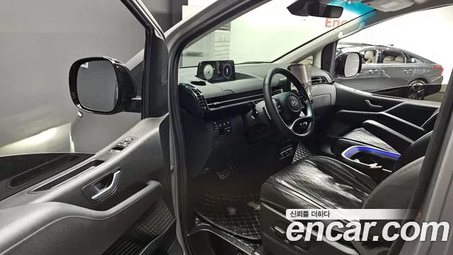 2025 Hyundai Staria Lounge 7-Seater Sold VIN KMHYD811BSU202001 – exterior detail