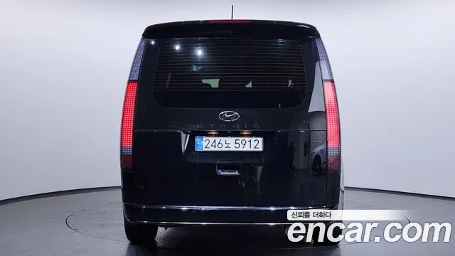 2022 Hyundai Staria 4WD Lounge 7-Seater Sold VIN KMHYD811DNU021951 – interior seats