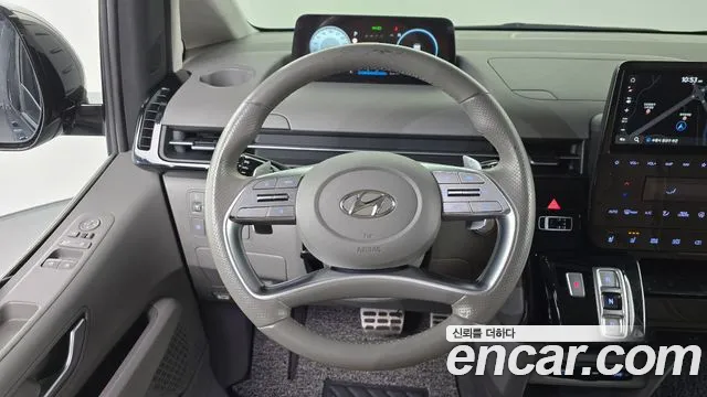 2023 Hyundai Staria 4WD Lounge 7-Seater Sold VIN KMHYD811DPU077168 – exterior detail
