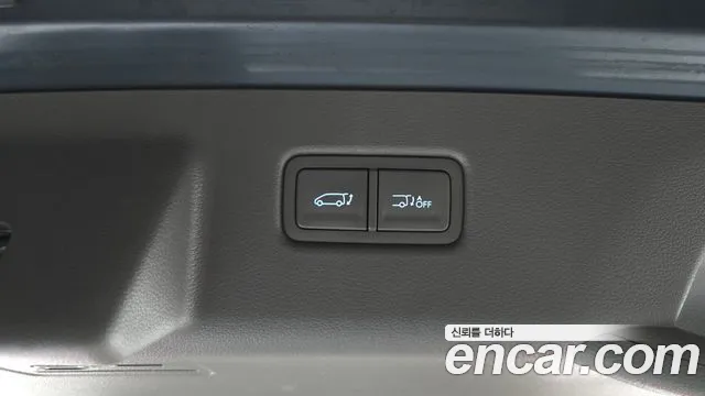 2023 Hyundai Staria 4WD Lounge 7-Seater Sold VIN KMHYD811DPU077168 – undercarriage