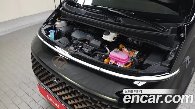 2025 Hyundai Staria HEV 1.6 Lounge 7-Seater Sold VIN KMHYD81ABSU000178 – engine bay