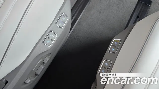 2025 Hyundai Staria HEV 1.6 Lounge 7-Seater Sold VIN KMHYD81ABSU000180 – interior seats 2025 Hyundai Staria HEV 1.6 Lounge 7-Seater Sold VIN KMHYD81ABSU000180 – interior seats