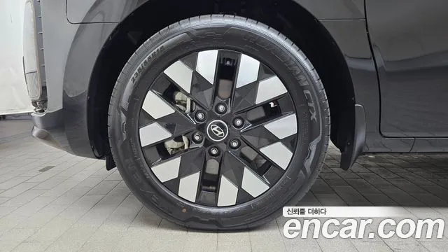 2025 Hyundai Staria HEV 1.6 Lounge 7-Seater Sold VIN KMHYD81ABSU000180 – odometer reading 2025 Hyundai Staria HEV 1.6 Lounge 7-Seater Sold VIN KMHYD81ABSU000180 – odometer reading
