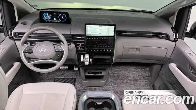 2025 Hyundai Staria HEV 1.6 Lounge 7-Seater Sold VIN KMHYD81ABSU001660 – rear exterior