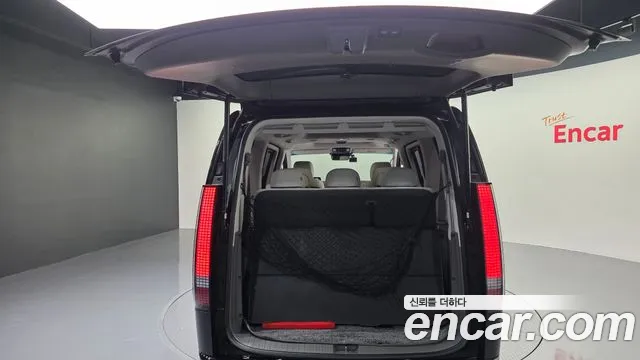 2025 Hyundai Staria HEV 1.6 Lounge 7-Seater Sold VIN KMHYD81ABSU001660 – trunk area