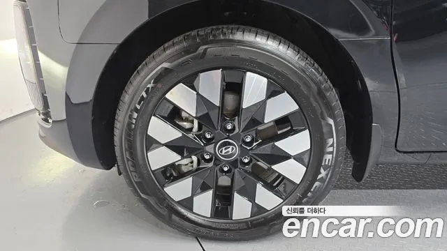 2025 Hyundai Staria HEV 1.6 Lounge 7-Seater Sold VIN KMHYD81ABSU001753 – trunk area