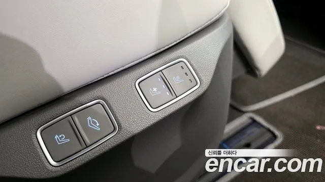 2025 Hyundai Staria HEV 1.6 Lounge 7-Seater Sold VIN KMHYD81ABSU008042 – exterior detail