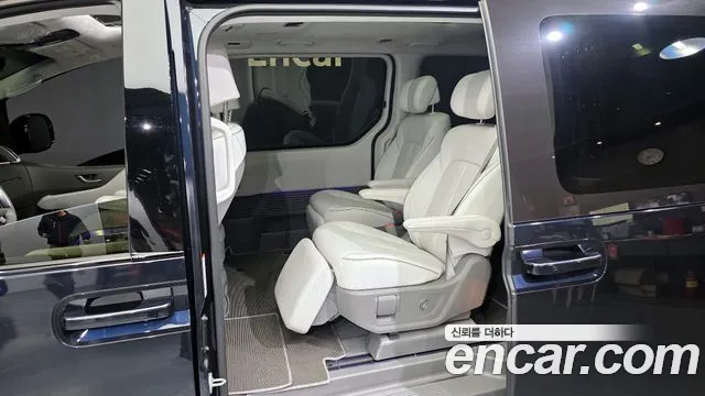 2025 Hyundai Staria HEV 1.6 Lounge 7-Seater Sold VIN KMHYD81ABSU008042 – photo 12