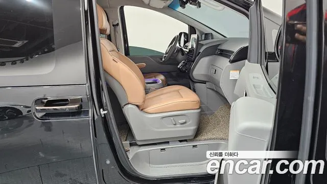 2025 Hyundai Staria HEV 1.6 Lounge 7-Seater Sold VIN KMHYD81ABSU010480 – photo 13 2025 Hyundai Staria HEV 1.6 Lounge 7-Seater Sold VIN KMHYD81ABSU010480 – photo 13