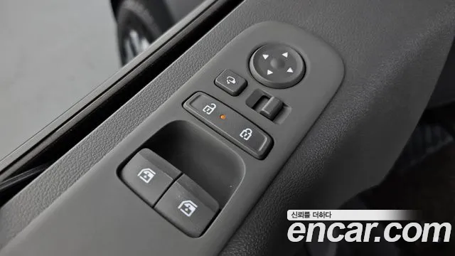 2025 Hyundai Staria HEV 1.6 Lounge 7-Seater Sold VIN KMHYD81ABSU010480 – photo 15 2025 Hyundai Staria HEV 1.6 Lounge 7-Seater Sold VIN KMHYD81ABSU010480 – photo 15
