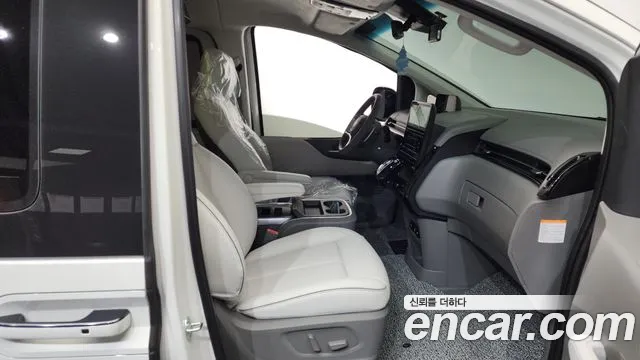 2025 Hyundai Staria Hev 1.6 Lounge 7-Seater Sold VIN KMHYD81ABSU019601 – front exterior