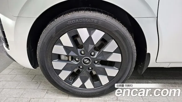 2022 Hyundai Staria 4wd Lounge 9-Seater Sold VIN KMHYF811DNU033019 – front exterior