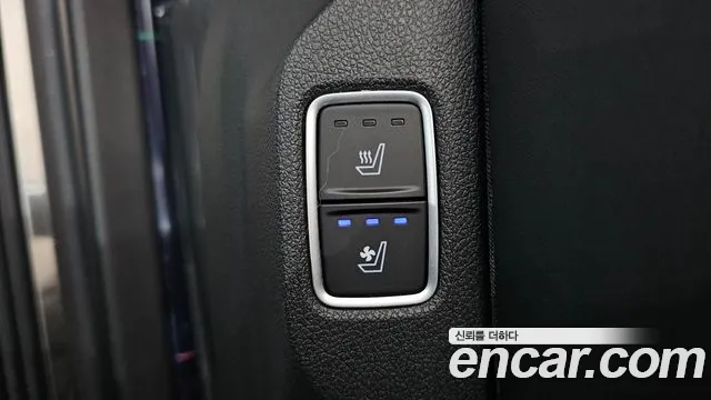2024 Hyundai Staria 4wd Lounge 9-Seater Sold VIN KMHYF811DRU172178 – front exterior