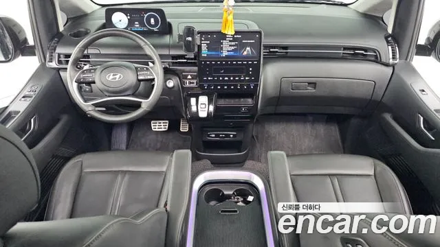 2025 Hyundai Staria 4wd Lounge 9-Seater Sold VIN KMHYF811DSU188433 – front exterior