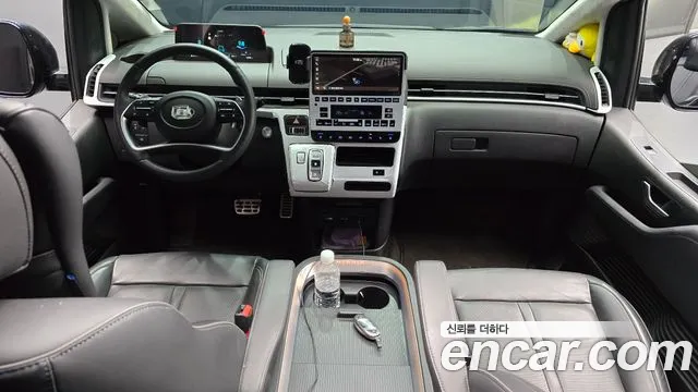 2025 Hyundai Staria 4WD Lounge 9-Seater Sold VIN KMHYF811DSU235624 – exterior detail