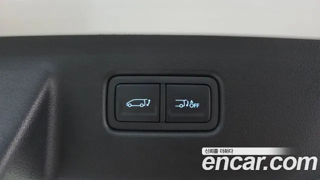 2025 Hyundai Staria 4wd Lounge 9-Seater Sold VIN KMHYF811DSU238625 – front exterior