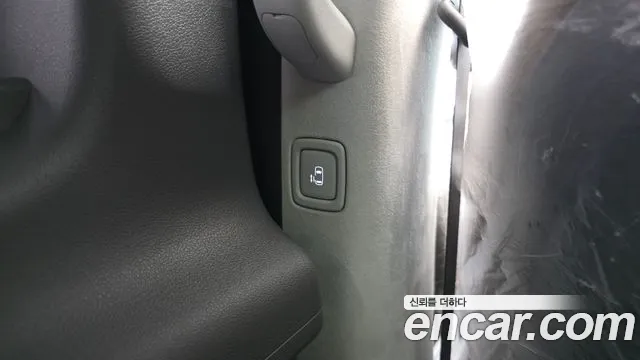 2025 Hyundai Staria Hev 1.6 Lounge 9-Seater Sold VIN KMHYF81ABSU002836 – front exterior