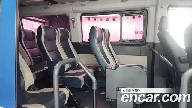 2017 Hyundai Solati 15-seater Sold VIN KMJUG17RPHC001180 – rear exterior 2017 Hyundai Solati 15-seater Sold VIN KMJUG17RPHC001180 – rear exterior
