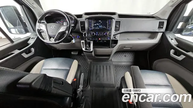 2018 Hyundai Solati 15-seater Sold VIN KMJUG17RPJC002275 – exterior detail 2018 Hyundai Solati 15-seater Sold VIN KMJUG17RPJC002275 – exterior detail