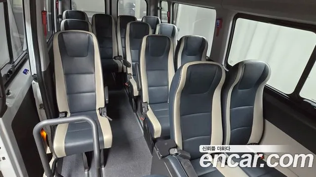 2021 Hyundai Solati 15-Seater Sold VIN KMJUG17RPMC004197 – front exterior