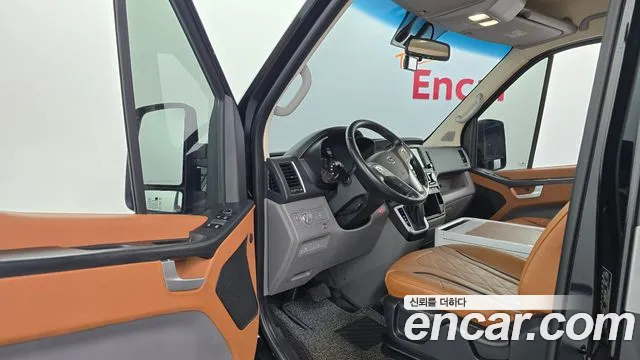 2021 Hyundai Solati 15-Seater Sold VIN KMJUG17RPMC004247 – front exterior